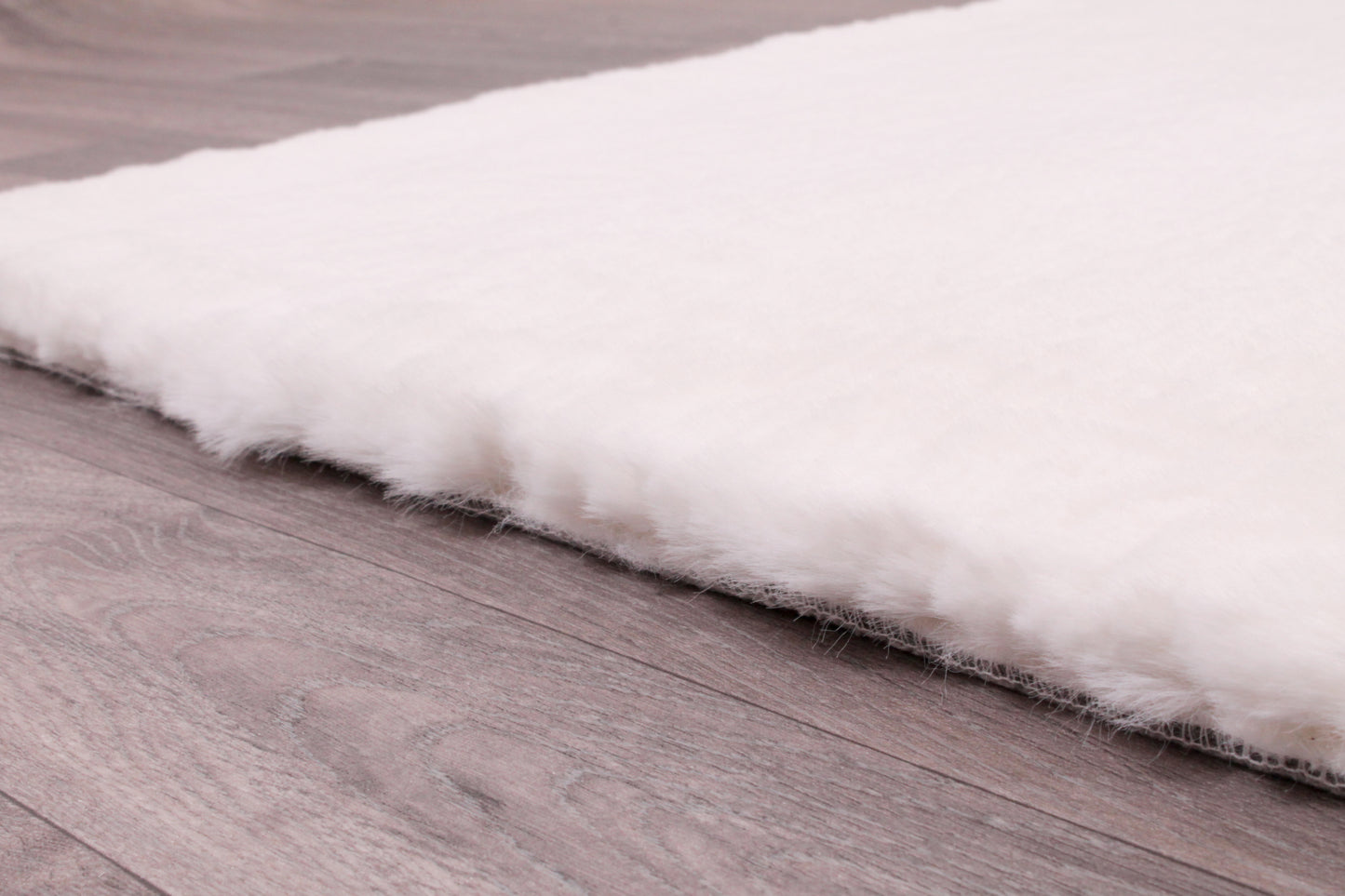 LUXE FAUX FUR RUG PLAIN IVORY