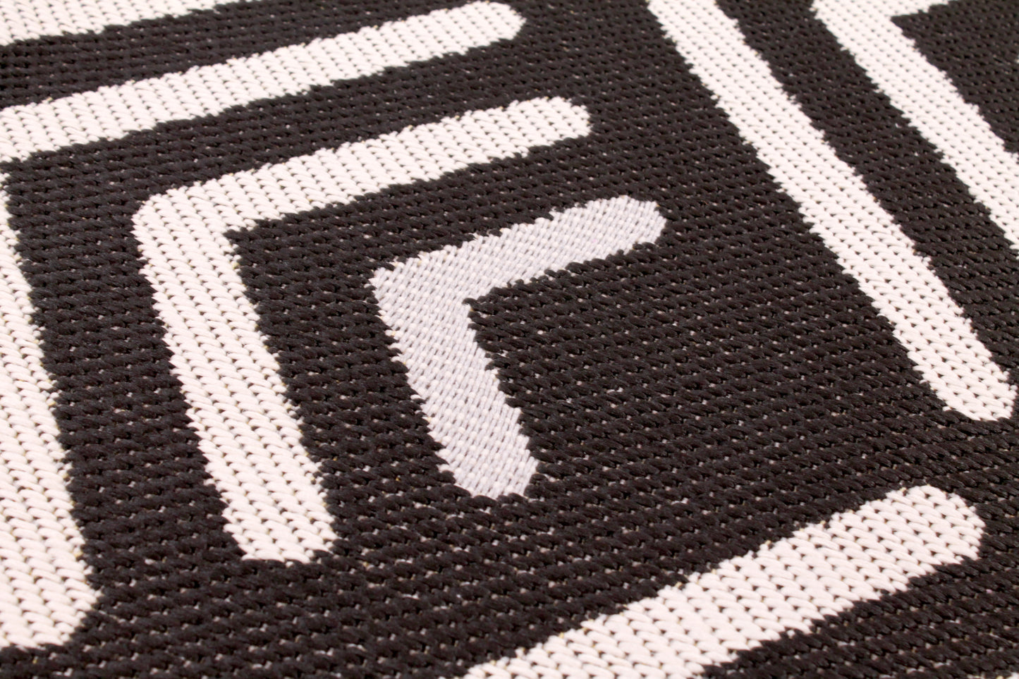 SUMMER BREEZE CHEVRON BLACK